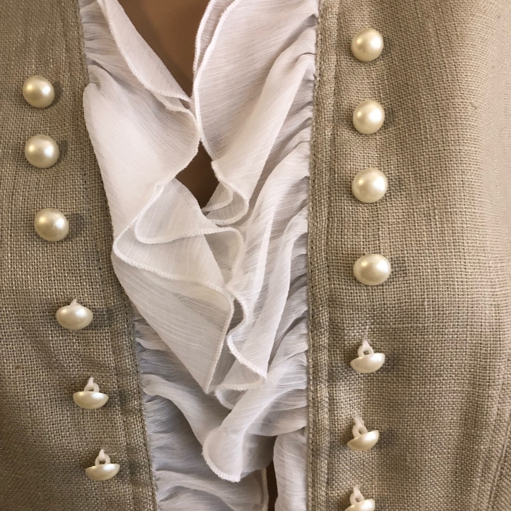 INSIGHT TAN LINEN WITH WHITE RUFFLED FRONT & ON ARMS  BUTTONS JACKET/TOP size 8 - Picture 10 of 15